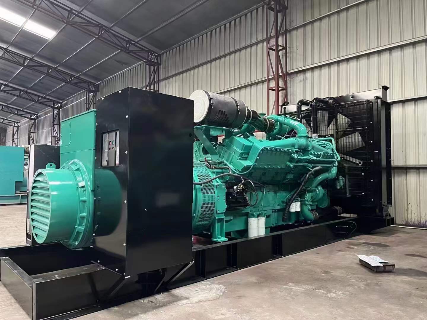 云安如何降低 800kW 柴油发电机输出电流的波动?